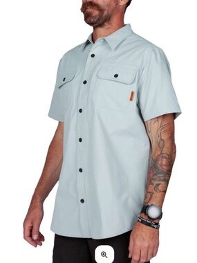 NWOT Off The Grid Thunderbolt 2.0 Mens Short Sleeve Shirt Gray Button Front